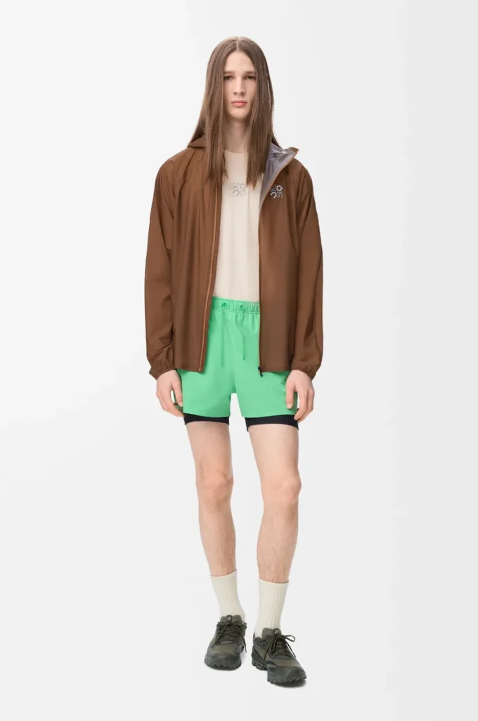 Ultra-Jacke aus technischem Shell-Material in Toffee