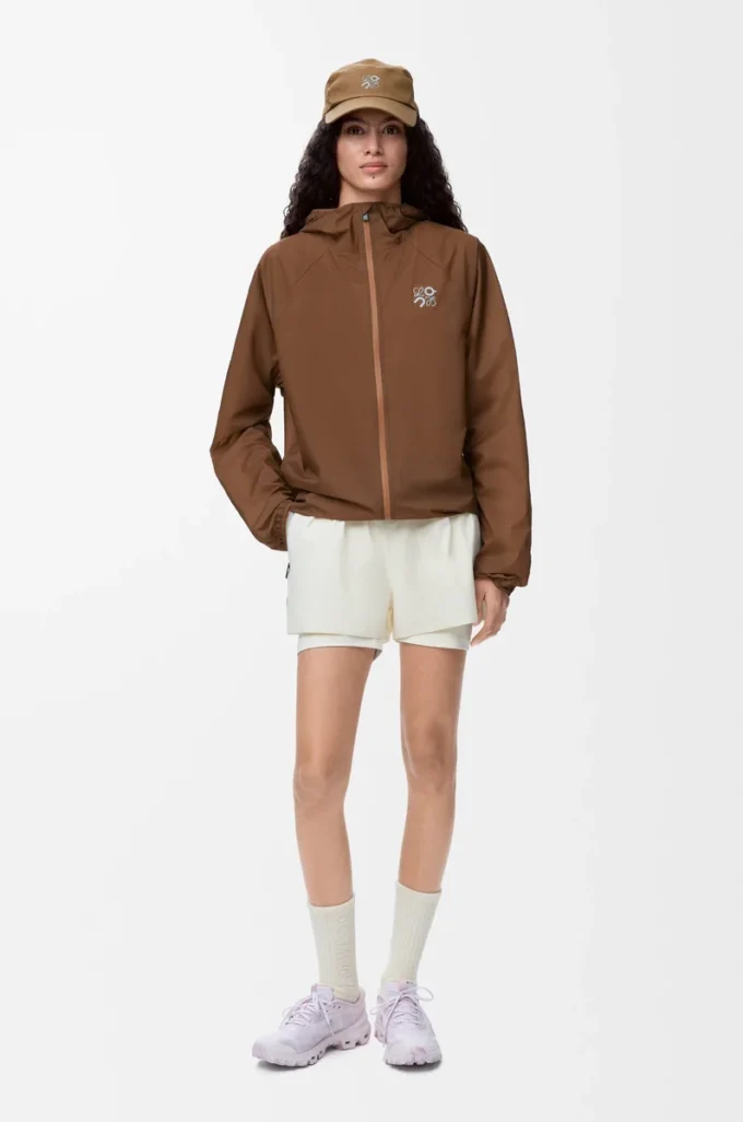 Ultra-Jacke aus technischem Shell-Material in Toffee