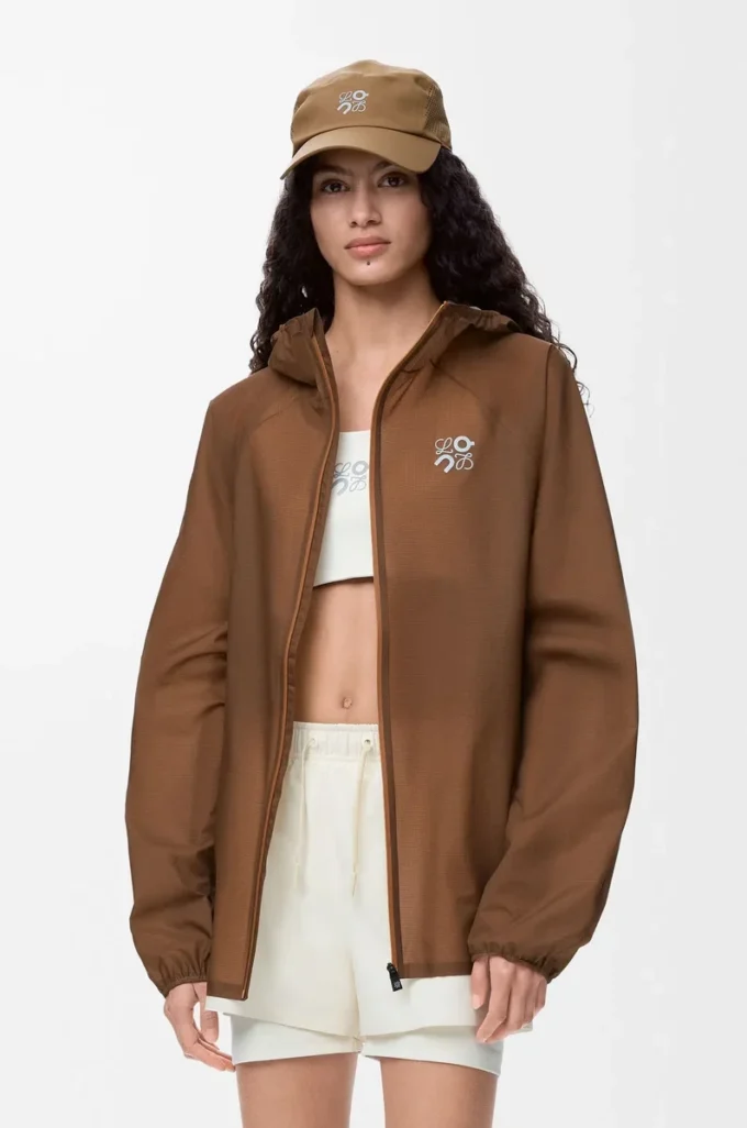 Ultra-Jacke aus technischem Shell-Material in Toffee