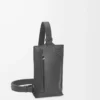 Vertikale T-Tasche aus weichem genarbtem Kalbsleder Anthrazit