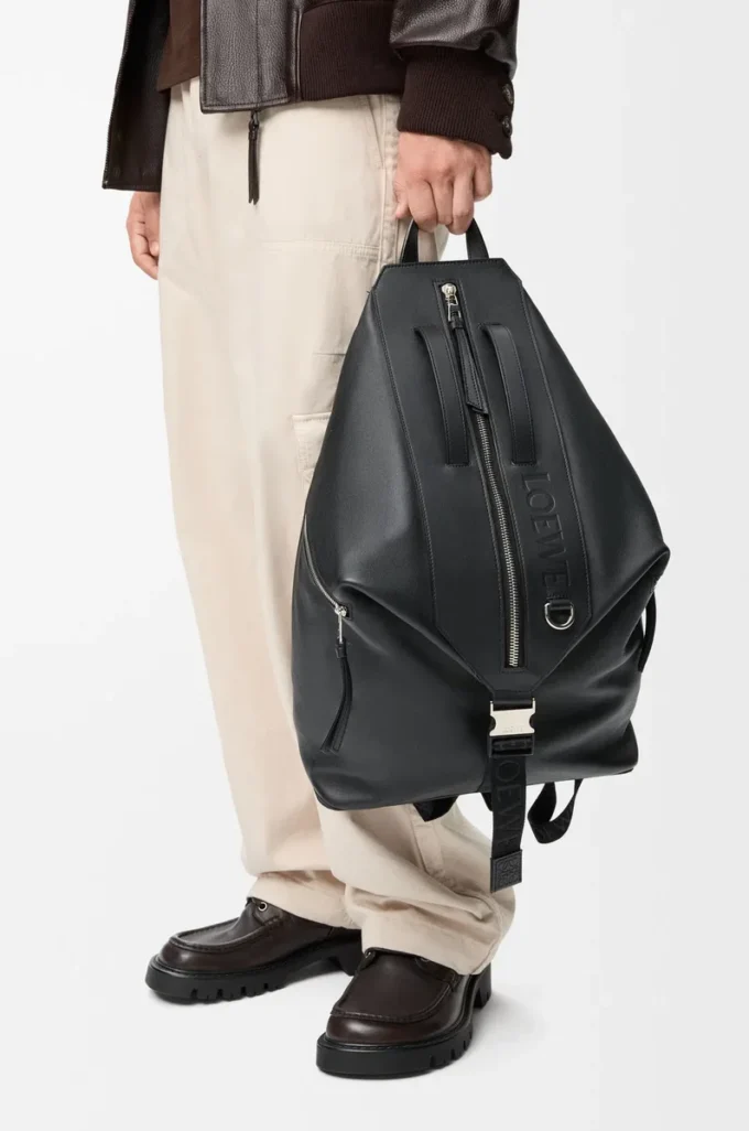 Wandelbarer Rucksack aus klassischem Kalbsleder Schwarz