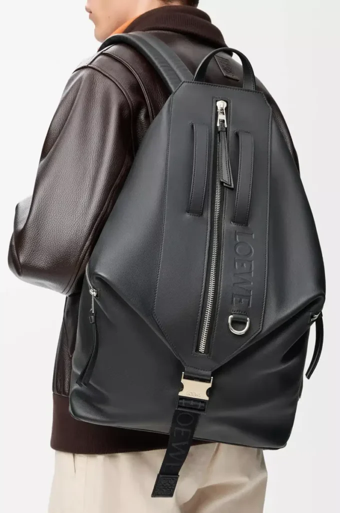 Wandelbarer Rucksack aus klassischem Kalbsleder Schwarz