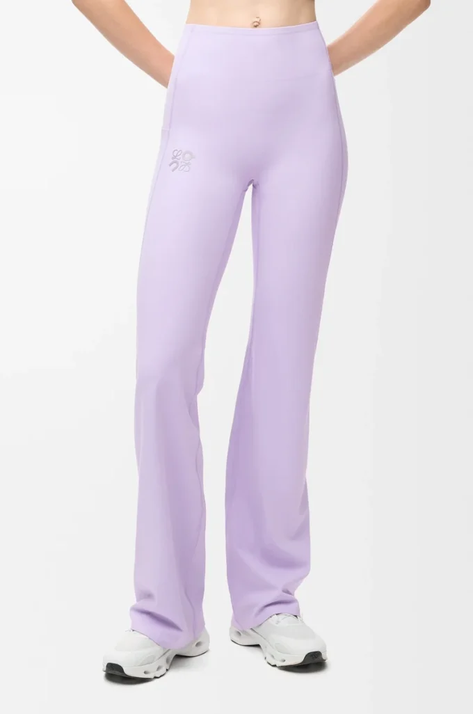 Weiche Bootleg-Hose aus technischem Jersey in Lila