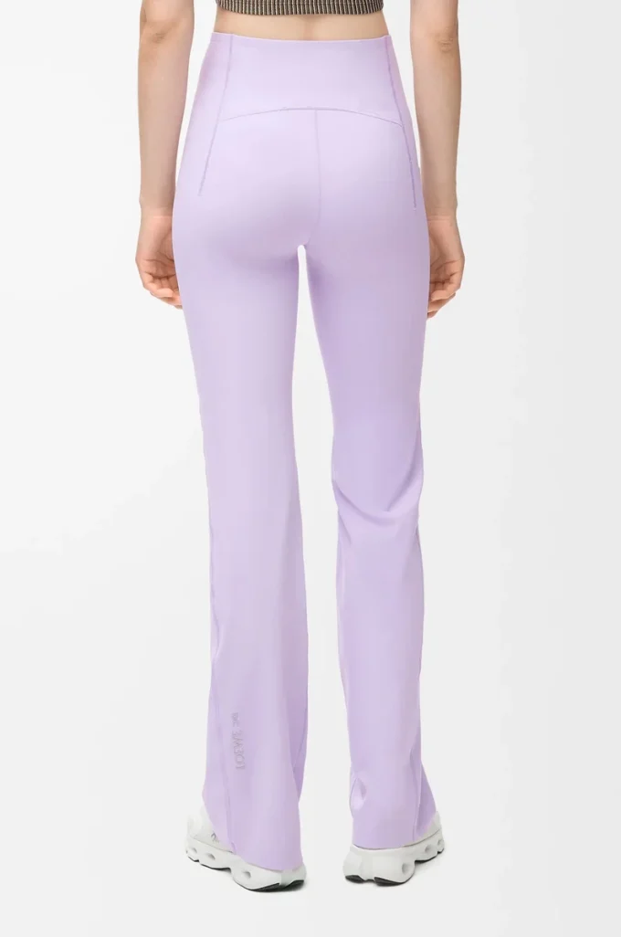Weiche Bootleg-Hose aus technischem Jersey in Lila