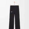 Weiche Bootleg-Hose aus technischem Jersey in Schwarz