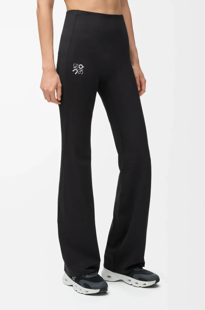Weiche Bootleg-Hose aus technischem Jersey in Schwarz