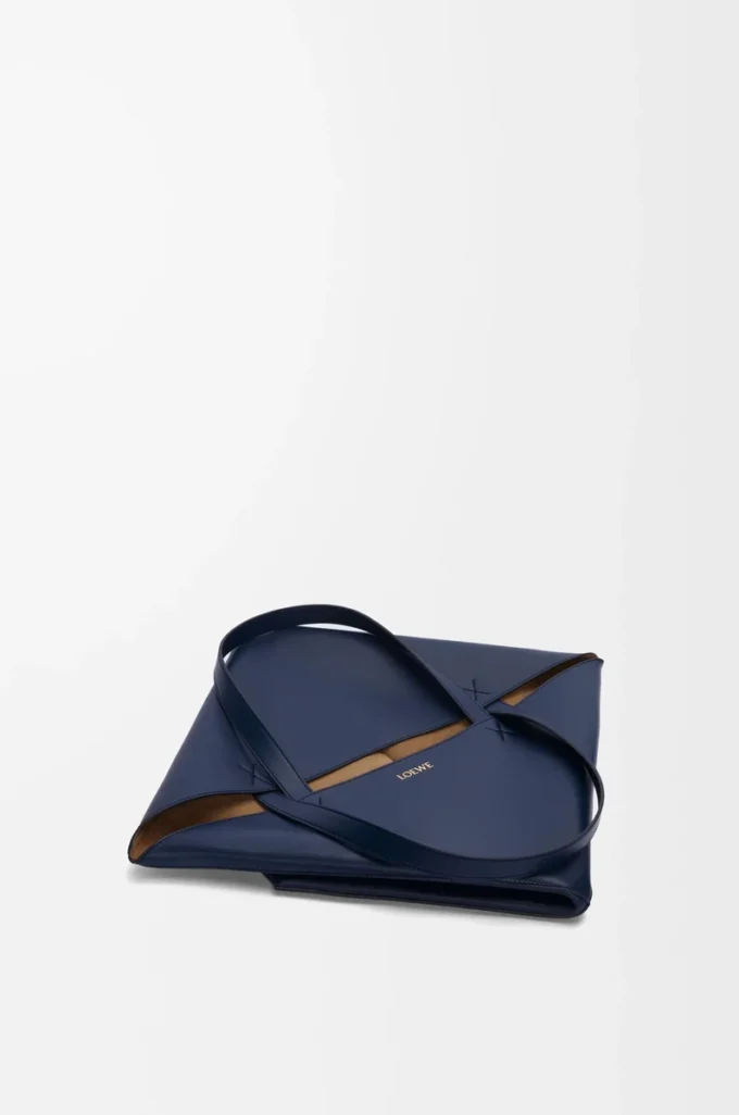 XL Puzzle Fold Tasche aus glänzendem Kalbsleder in Abyss Blue