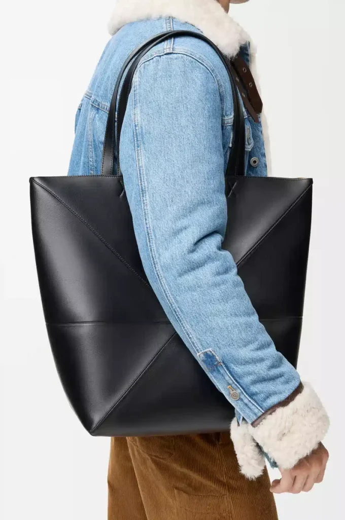 XL Puzzle Fold Tasche aus glänzendem Kalbsleder in Schwarz