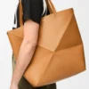 XL Puzzle Fold Tote aus glänzendem Kalbsleder Warm Desert