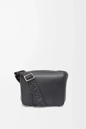 XS Military Messenger Bag aus geschmeidigem, glattem Kalbsleder und Jacquard Schwarz