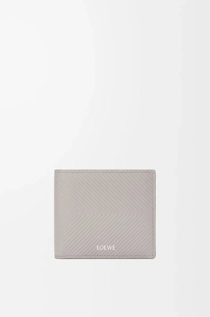 Zweifach gefaltete Brieftasche aus strukturiertem klassischem Kalbsleder in Shell Grey