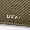 Zweifach gefaltete Geldbörse aus strukturiertem klassischem Kalbsleder in Dark Khaki