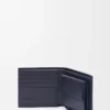 Zweifach gefaltete Geldbörse aus strukturiertem klassischem Kalbsleder in Deep Navy